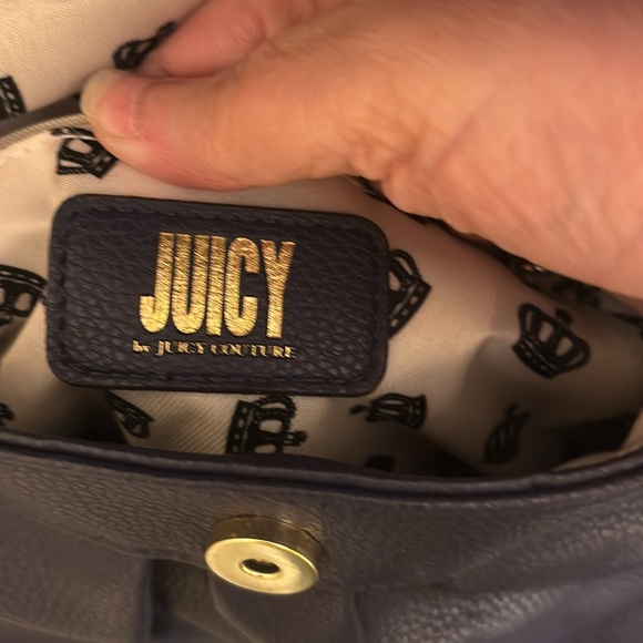 Juicy Couture Navy Traveler Flab Crossbody Bag - Picture 6 of 11